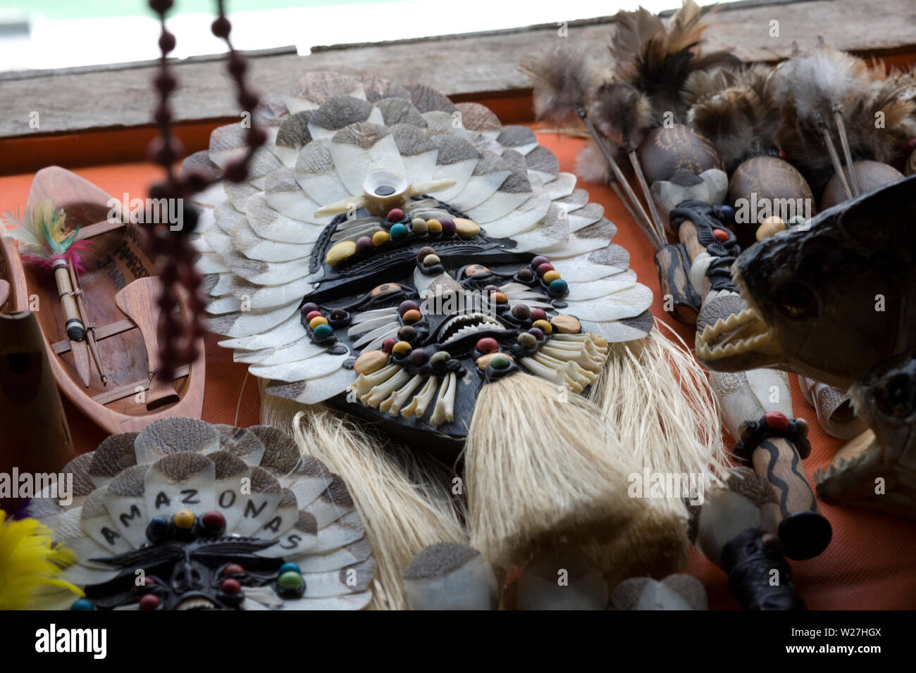 Artesanato indígena amazônico autêntico com biojoias